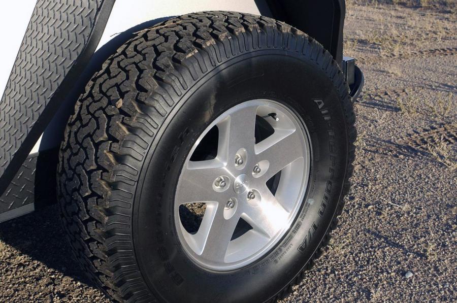  Jeep Extreme Trail Edition Camper 2011 года  (фото 4 из 36)